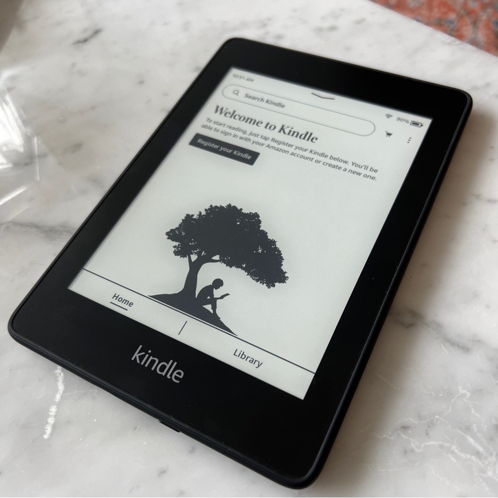 Amazon Kindle Paperwhite 10th Generation 8GB Waterproof with 2x the storage